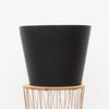 Bucket Blumentopf Schwarz S – ein zeitloser Pflanzkübel mit eleganter Farbgebung für moderne Pflanzendekorationen.
